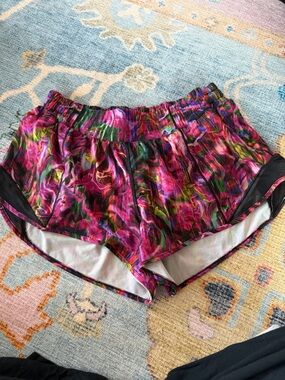 Lululemon hotty hot shorts
